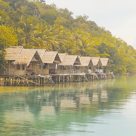 Meos Ambower Homestay Raja Ampat Fam Екстериор снимка