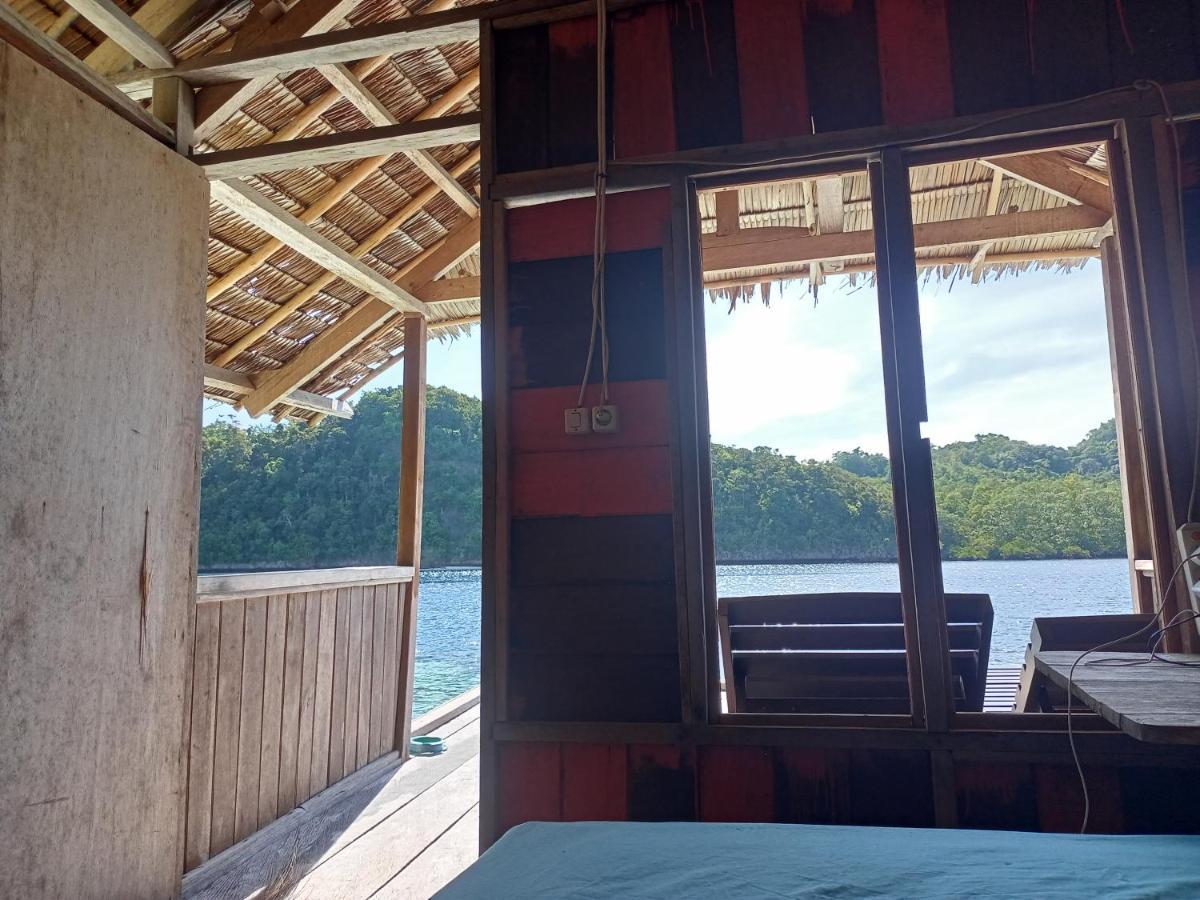 Meos Ambower Homestay Raja Ampat Fam Екстериор снимка