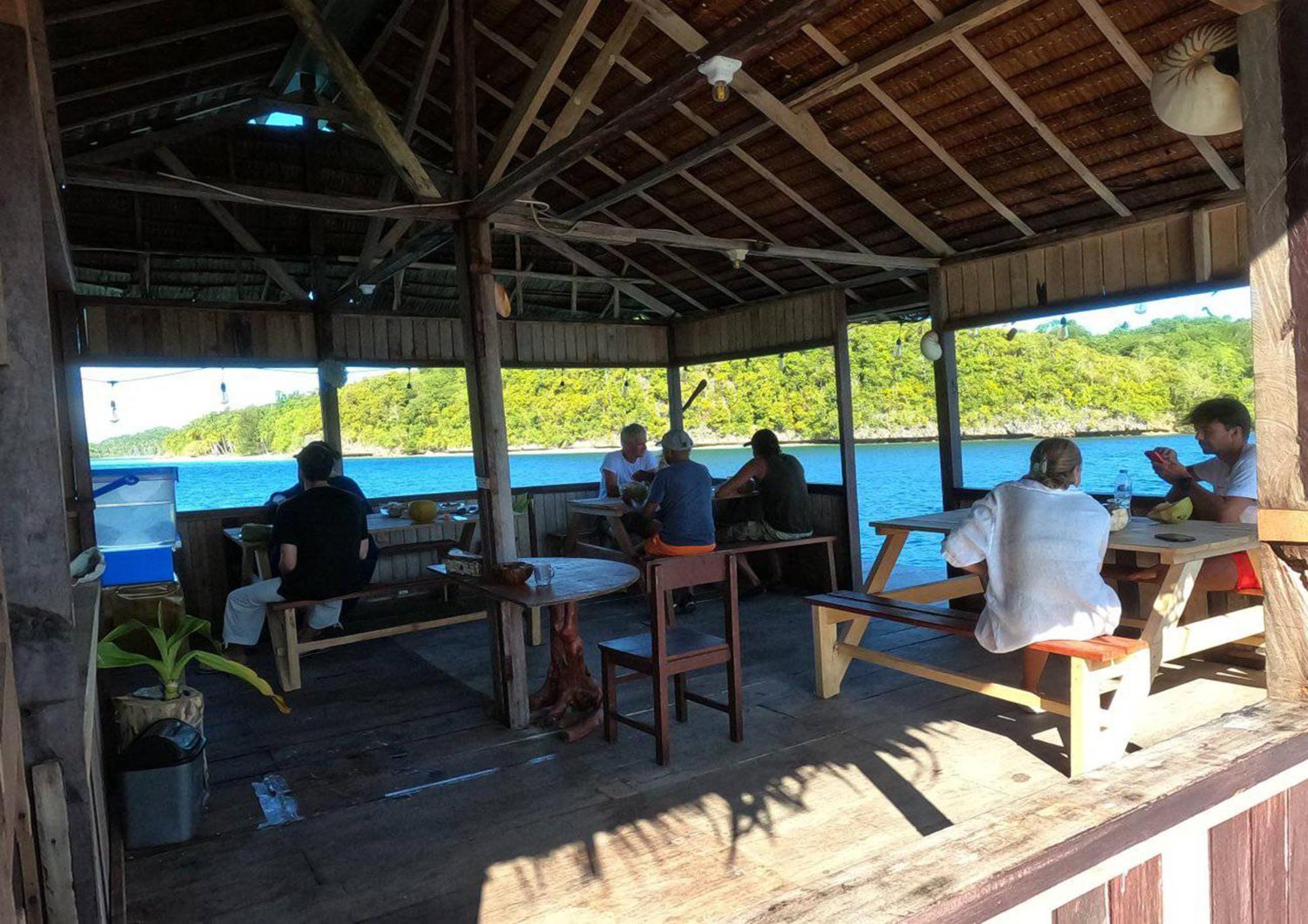 Meos Ambower Homestay Raja Ampat Fam Екстериор снимка